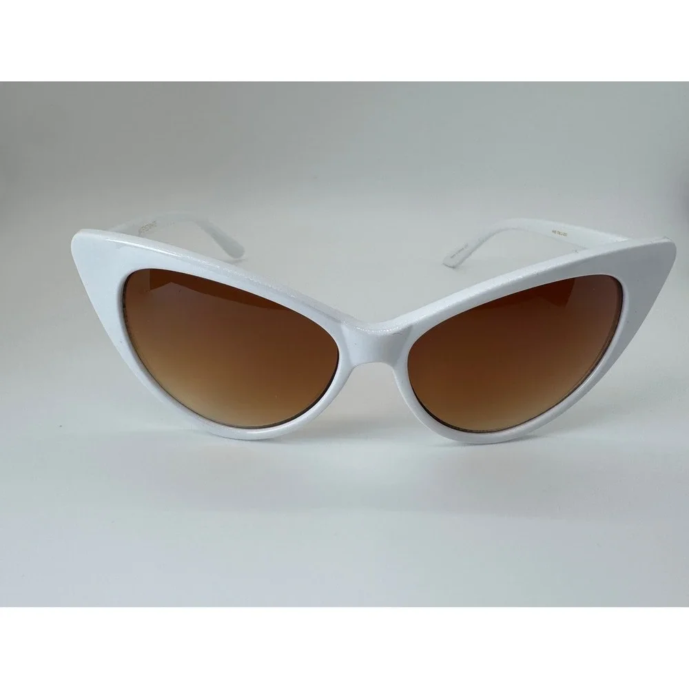 KATEYEZ White Retro Cat Eye Sunglasses Brown Gradient Lens
